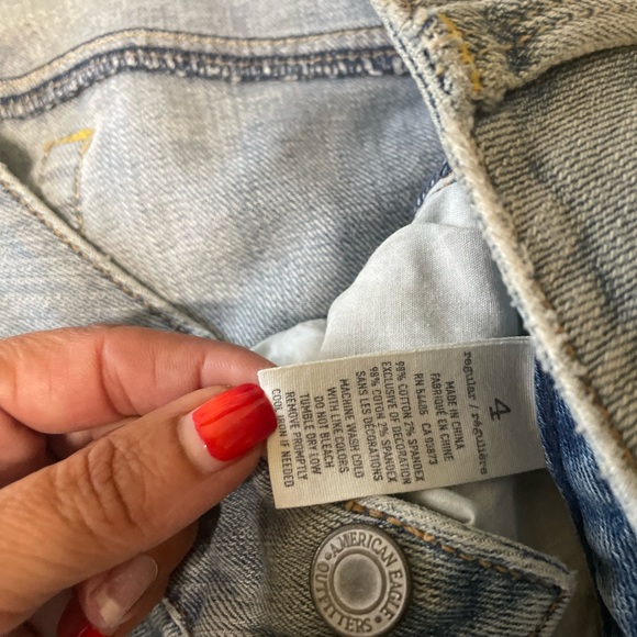 American Eagle Outfitters Denim - American Eagle size 4 Capri pants